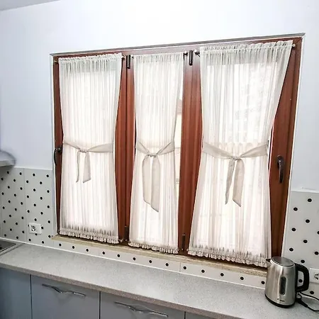 Center 2br Lägenhet Tirana