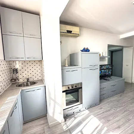 Center 2br * Tirana