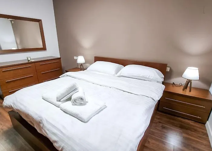 Center 2br Lägenhet Tirana
